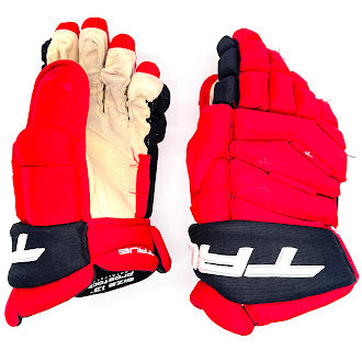 True Catalyst 9X - Gant d'occasion Pro Stock de la LNH - Hurricanes de la Caroline (rouge/noir)